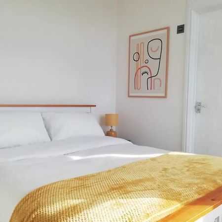 Cosy, Elegant Apartment In Heart Of Ludlow Town Esterno foto