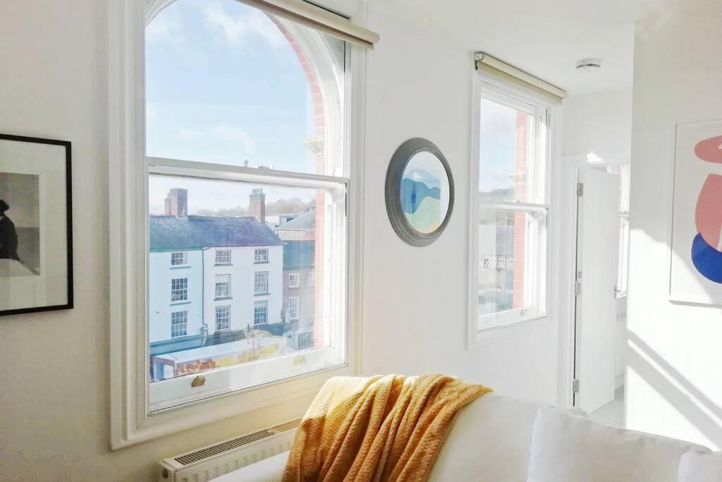 Cosy, Elegant Apartment In Heart Of Ludlow Town Esterno foto