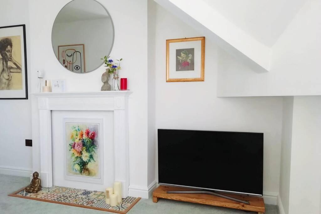 Cosy, Elegant Apartment In Heart Of Ludlow Town Esterno foto